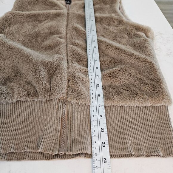 Questions Faux Fur Vest Medium Zip Front Mock Neck Tan - Picture 10 of 10